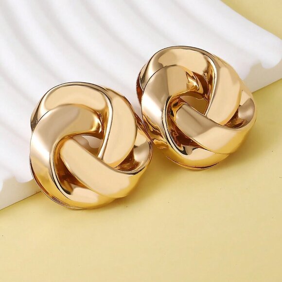 Yellow Gold Old Money Women's Exaggerated Twisted Metallic Stud Earrings - Picture 3 of 6